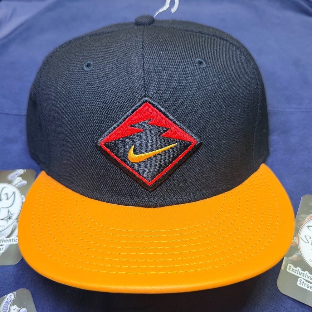 Rare Nike Dri-Fit Pro Trail Running Hat snapback black & gold brim 545437-300
